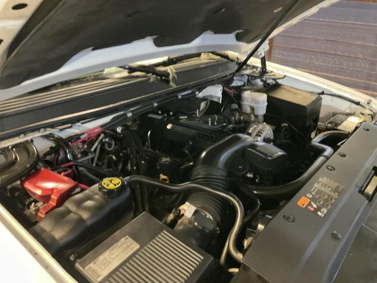 2014-chevrolet-tahoe-image-12