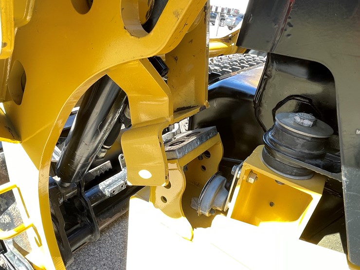2019-caterpillar-259d3-image-13
