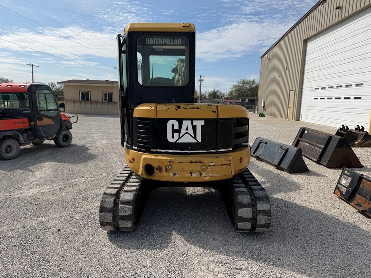 caterpillar-304cr-image-18