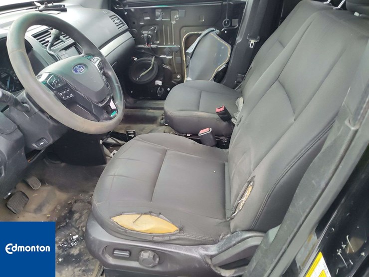 2017-ford-explorer-image-10