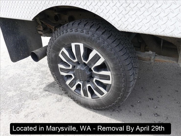 2011-chevrolet-3500-image-26