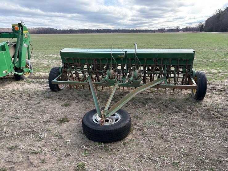 john-deere-10-image-1