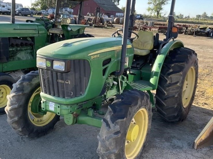 john-deere-5083e-image-1