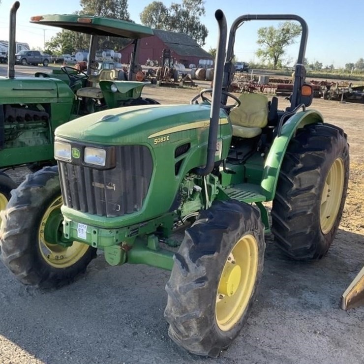 JOHN DEERE 5083E