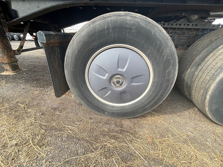 #232-•-2016-freightliner-truck-tractor-(has-wi-title)-(mora,-mn)-image-16