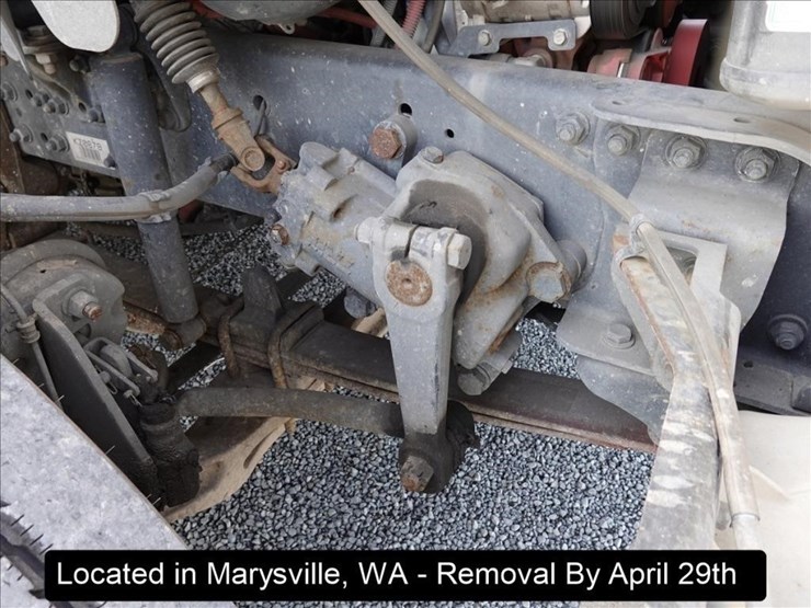 2020-freightliner-m2-106-image-9