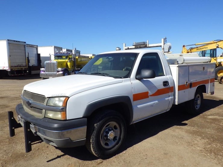 2003-chevrolet-2500hd-image-2