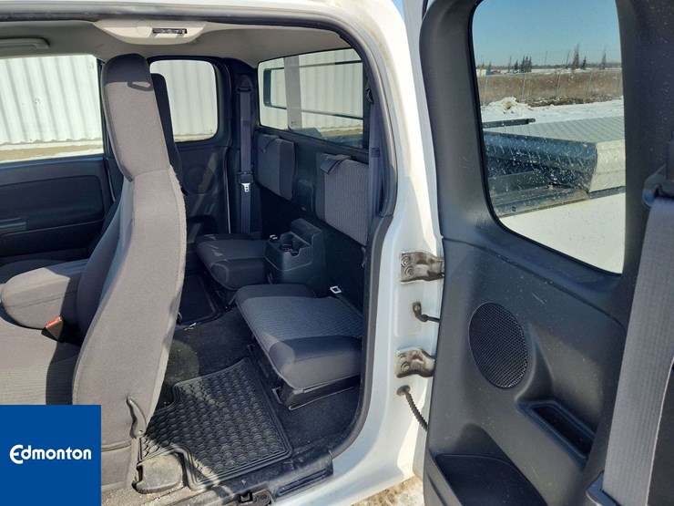 2012-chevrolet-colorado-image-17