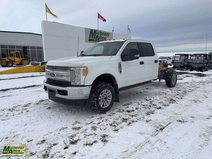 2017-ford-f350-image-1