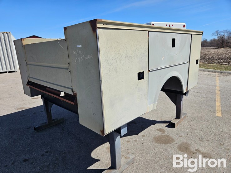 massey-ferguson-730-image-1