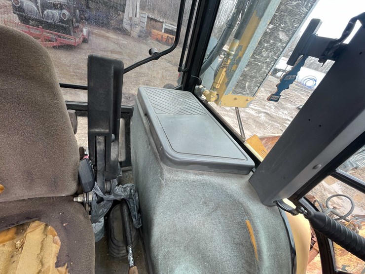 #408-•-tiger-special-6640-tractor-w/brush-cutter-(denmark,-wi)-image-42