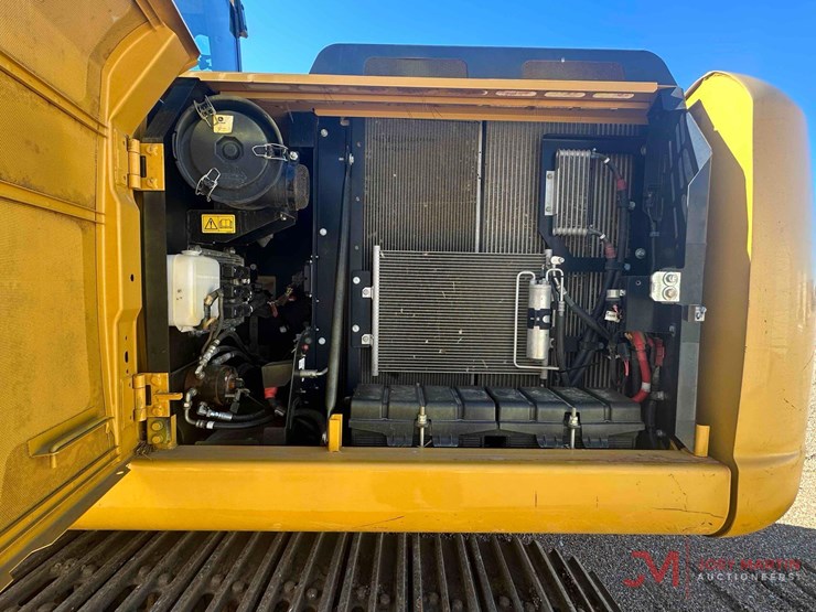 2021-deere-200-lc-image-7