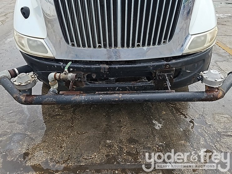 2005-international-8600-image-12