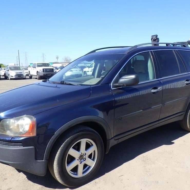 2004 VOLVO XC90