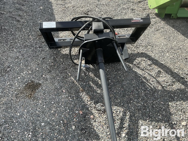 worksaver-skid-steer-mount---hydraulic-bale-unroller-image-2