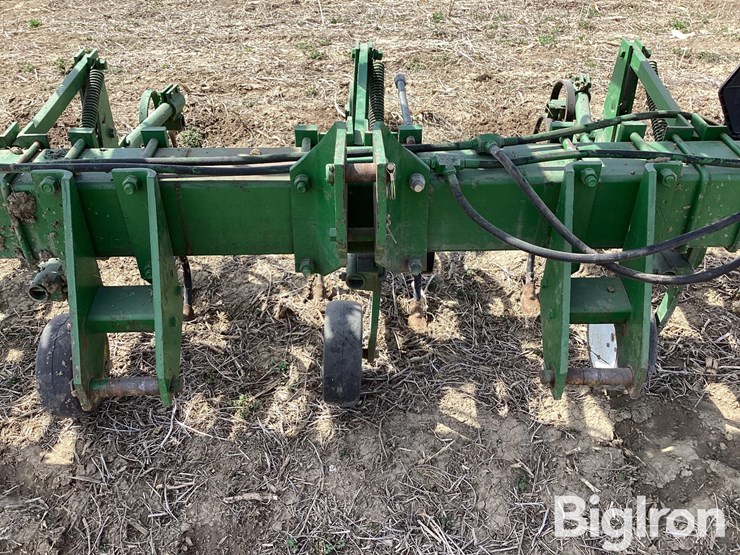 john-deere-85-image-9