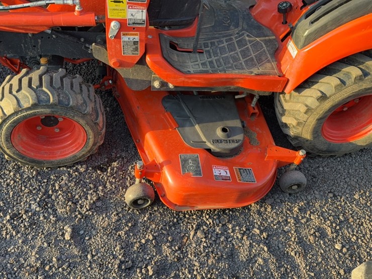 #3028-•-kubota-bx235-tractor-image-12