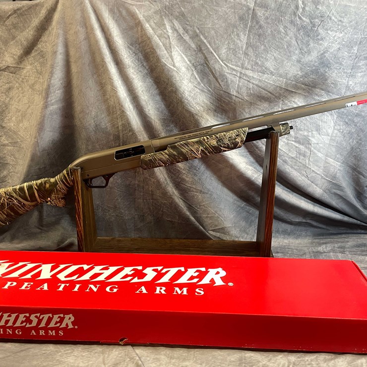 #10099 • Winchester SXP , 12 Ga. Pump Action Shotgun, SN: TR6022-130203SP