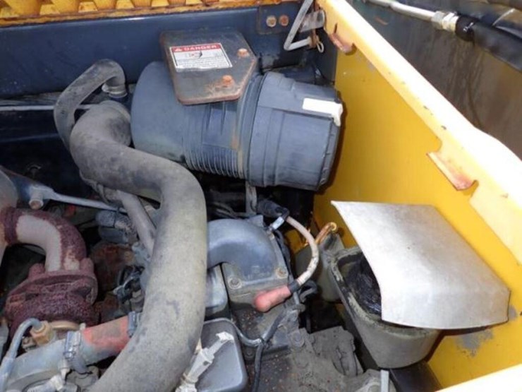 2005-new-holland-ls185b-image-41