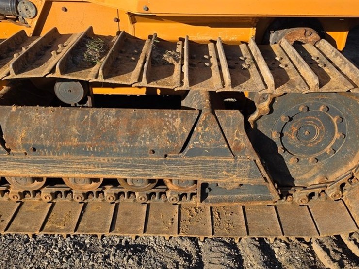 2013-case-850m-image-14