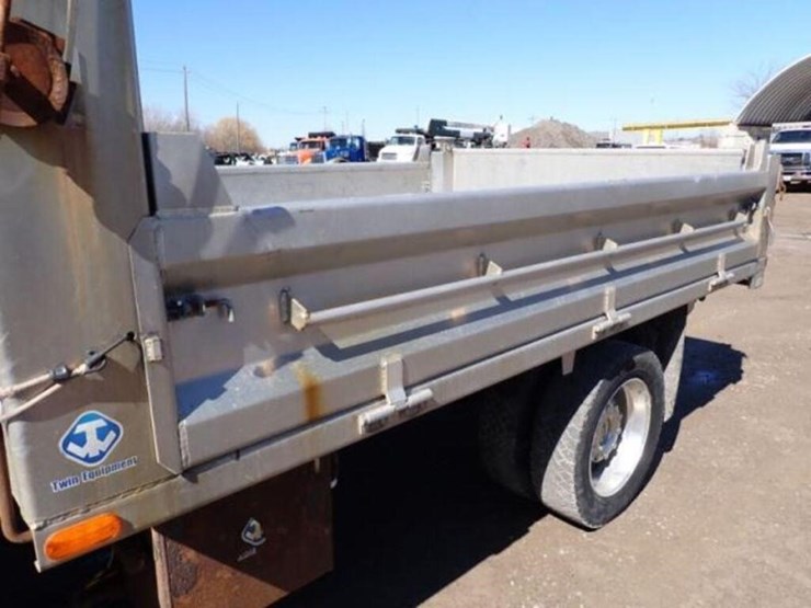 2016-ford-f550-xlt-image-35