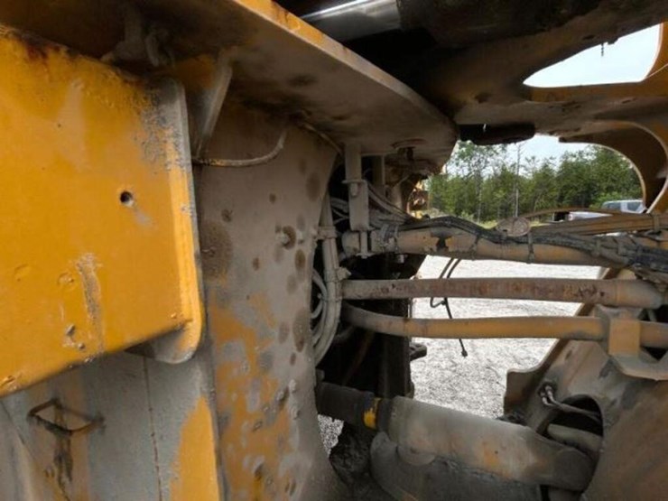 2012-volvo-l220g-image-25