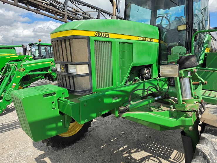 1998-john-deere-4700-image-3