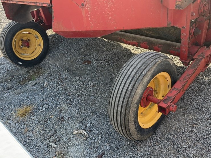 new-holland-474-image-3