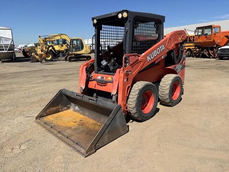 2018-kubota-ssv65-image-1