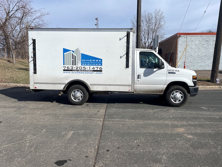 2014-ford-e350-image-6