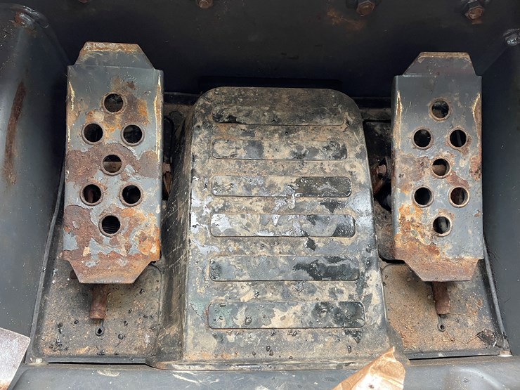 2022-kubota-ssv75-image-35