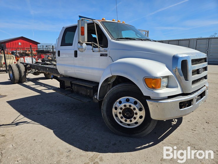 2013-ford-f750-xlt-image-3