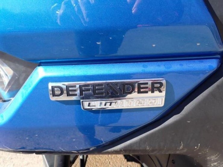 2022-can-am-defender-limited-hd10-4x4-side-by-side-image-23