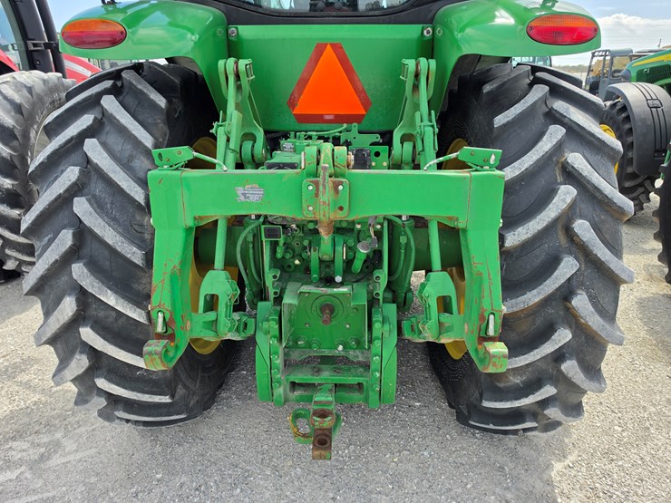 2014-john-deere-7210r-image-13