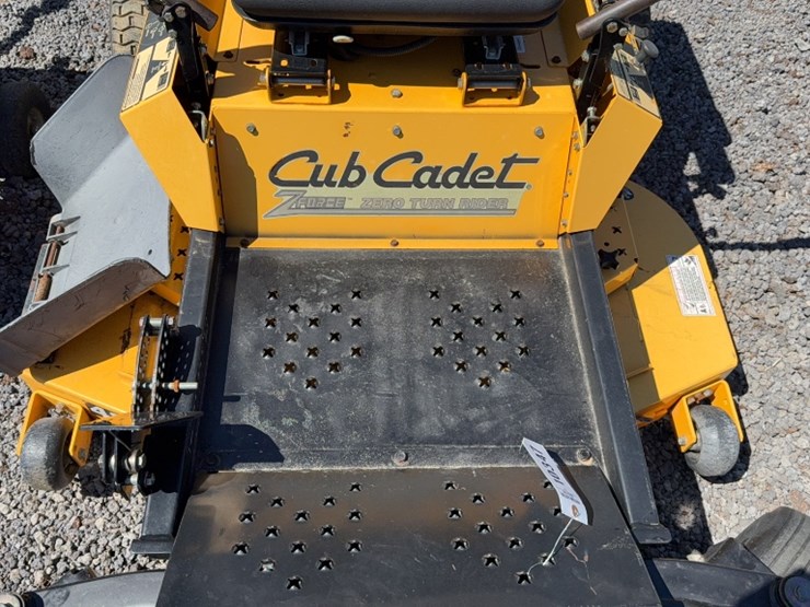 #4085-•-2008-cub-cadet-zero-turn-mower-image-5