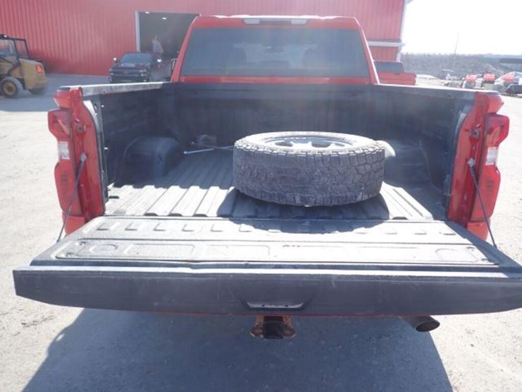 2022-chevrolet-2500hd-image-59