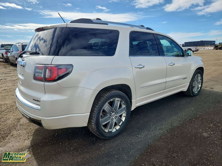 2014-gmc-acadia-denali-image-4