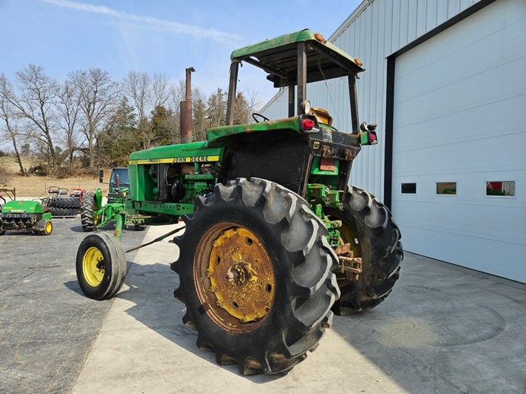 1982-john-deere-4240-image-3