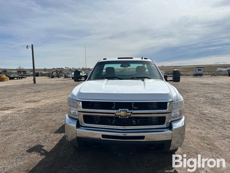 2008-chevrolet-silverado-2500-image-2