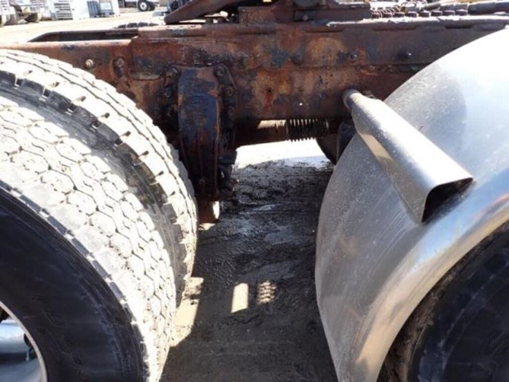 2014-peterbilt-389-image-57