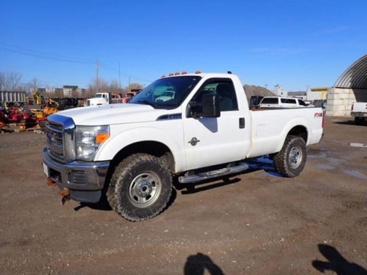 2016-ford-f350-xlt-image-1