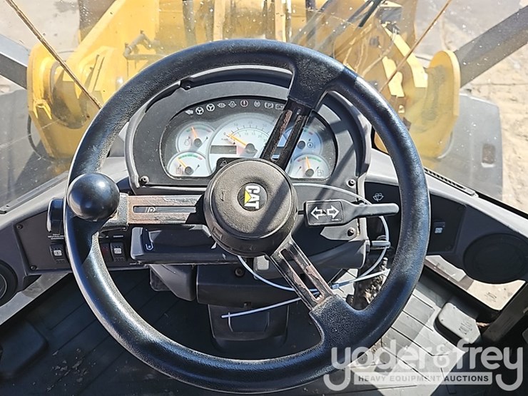 caterpillar-928g-image-30