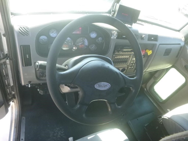 2013-bobcat-225-image-32