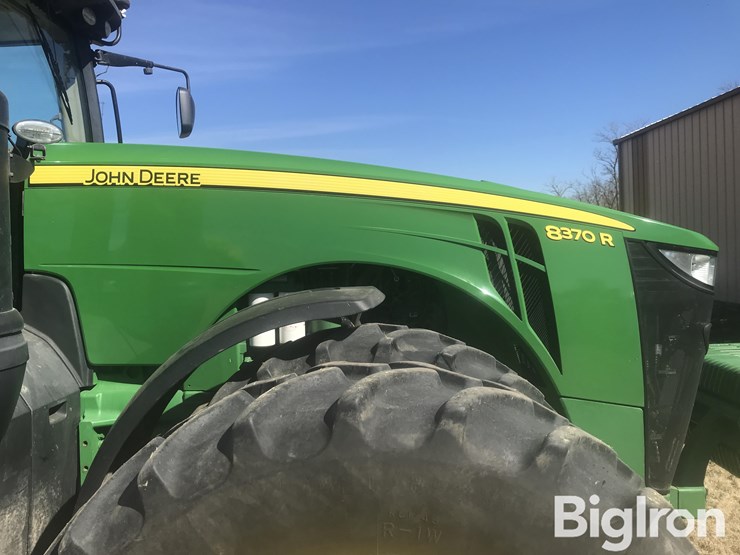 2015-john-deere-8370r-image-14