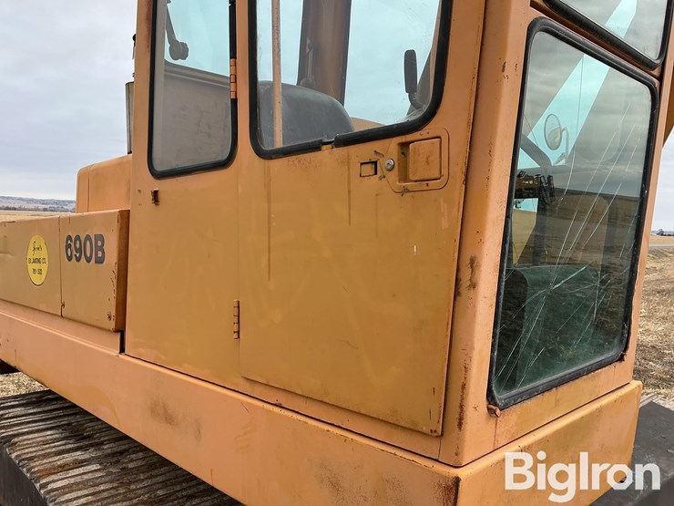 deere-690b-image-20