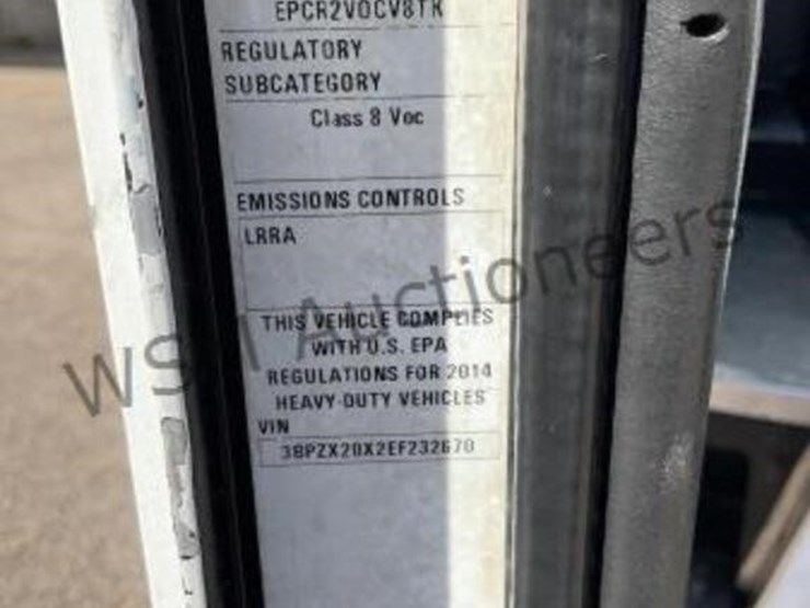 2014-peterbilt-320-image-17