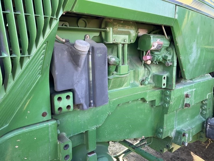 john-deere-8210-image-10