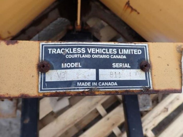 trackless-v3-v-plow-image-7