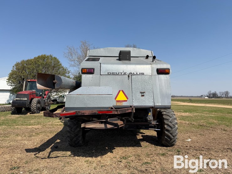 1990-gleaner-r70-image-6