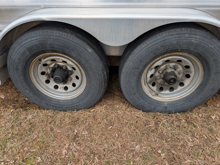 #282-•-2015-featherlite-29'-aluminum-gooseneck-horse-trailer-(wi-title)-(ridgeland,-wi)-image-4